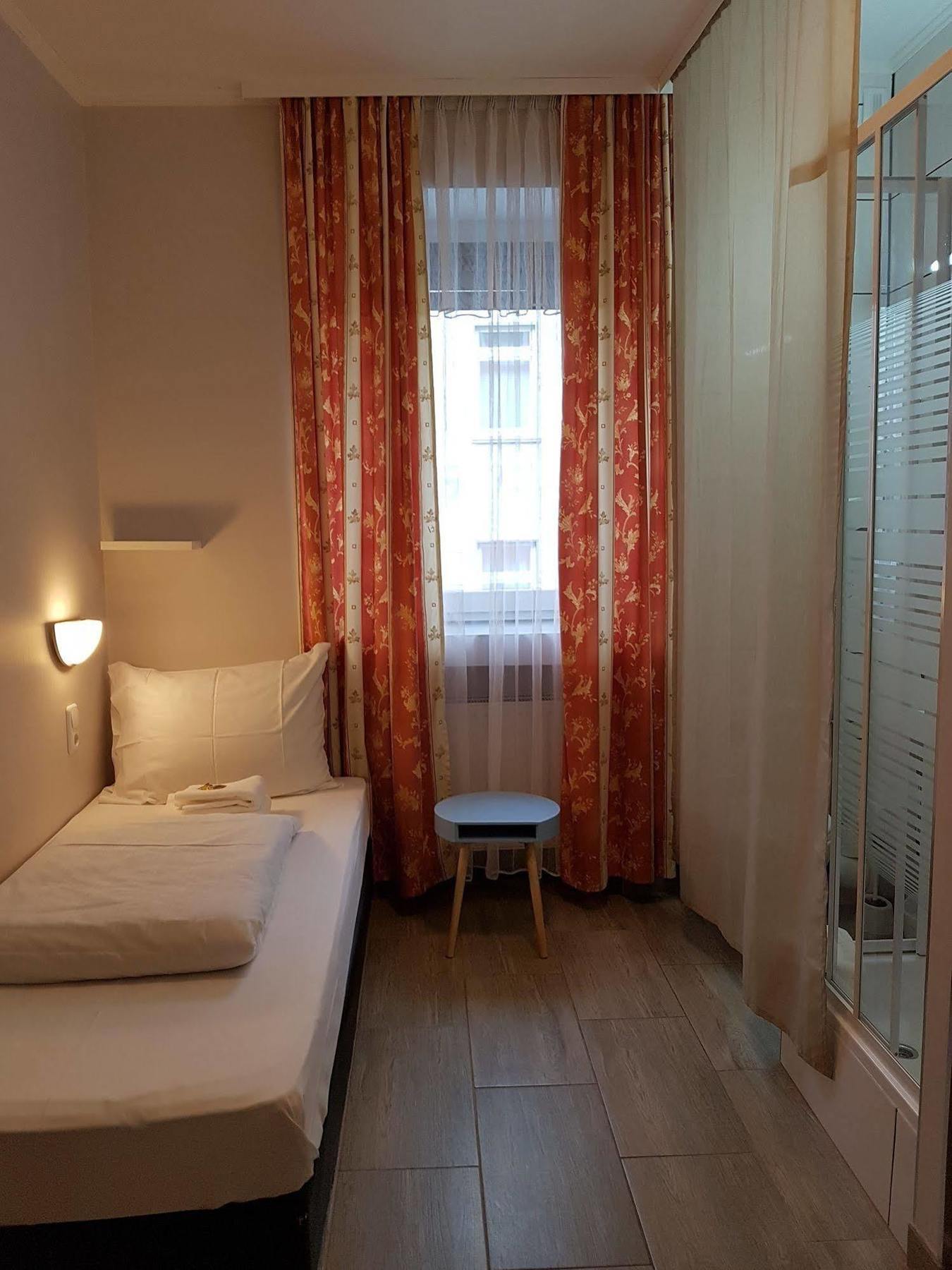 Hotel Diana Ντίσελντορφ Εξωτερικό φωτογραφία