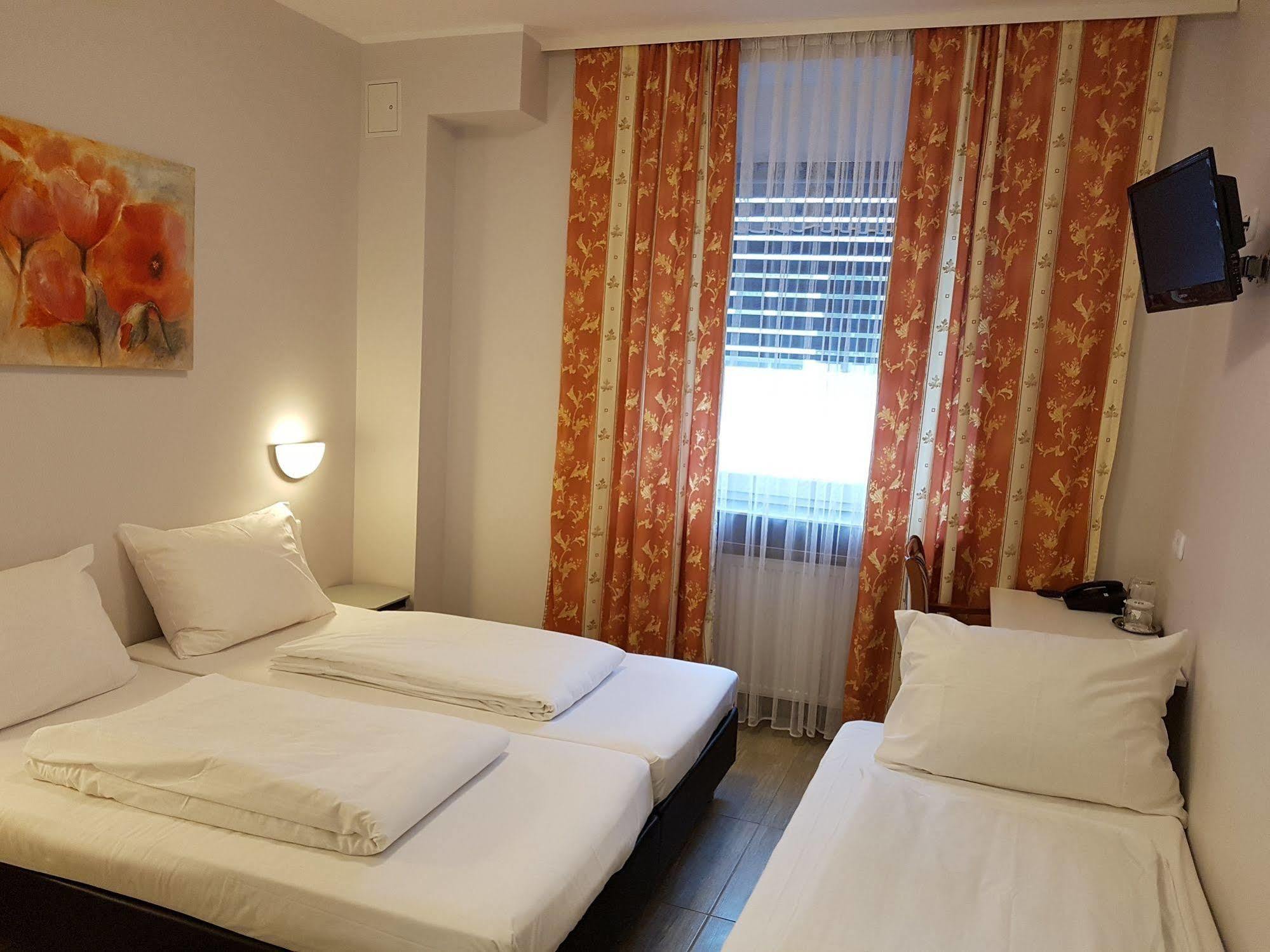 Hotel Diana Ντίσελντορφ Εξωτερικό φωτογραφία